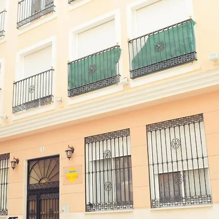 Bea's Home: Cozy On The Outskirts Of Centre Apartment *