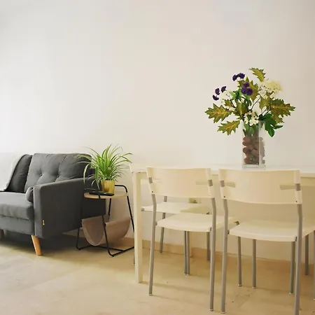 Bea's Home: Cozy On The Outskirts Of Centre *